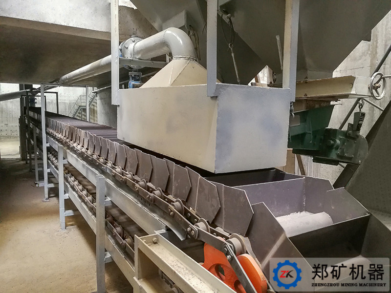 BL鱗板輸送機(jī)